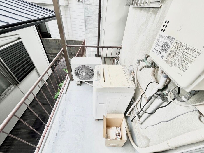 物件内観写真16　(洗濯機置場)