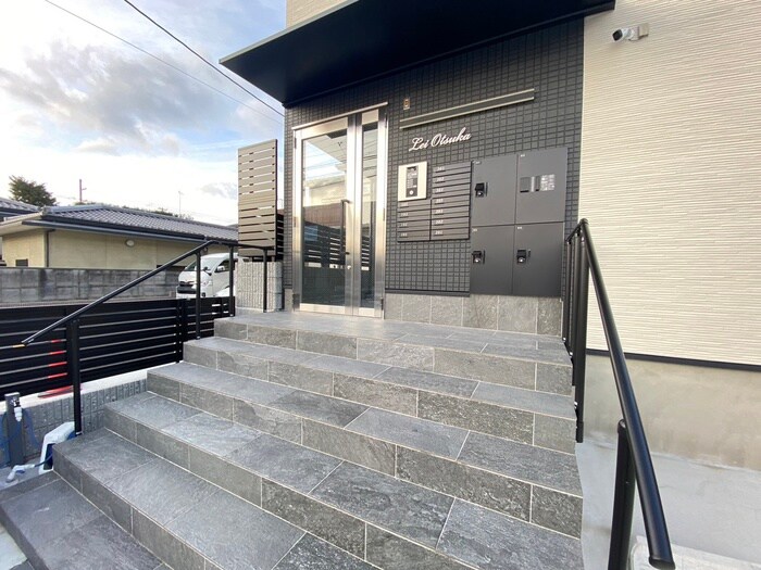 物件外観写真2　(エントランス部分)