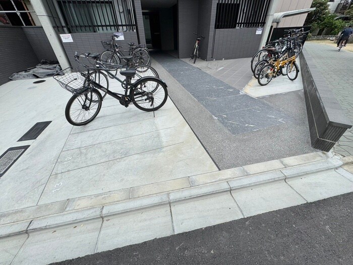 物件外観写真3　(駐輪場)