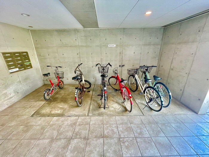 物件外観写真5　(駐輪場)