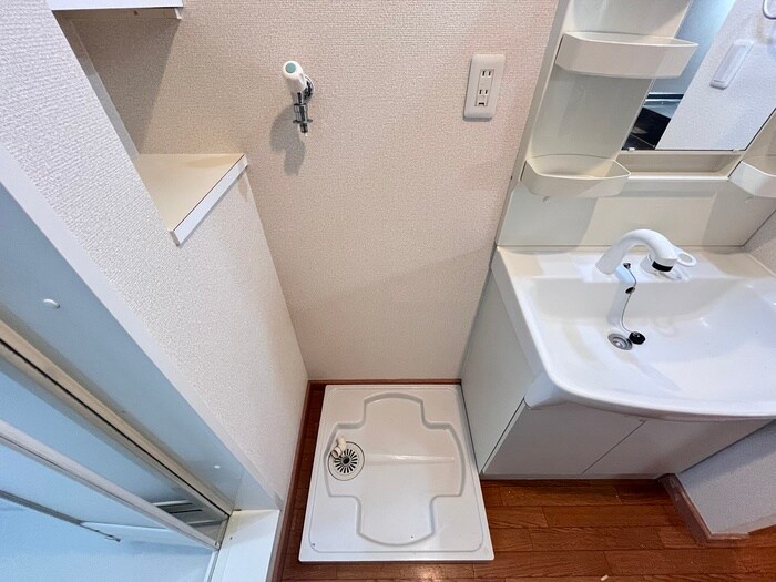 物件内観写真14　(洗濯機置場)