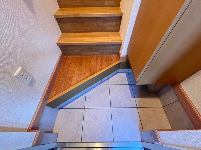 物件内観写真18　(玄関)