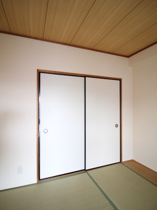 物件内観写真12　(収納)