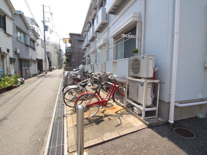 物件外観写真6　(駐輪場)
