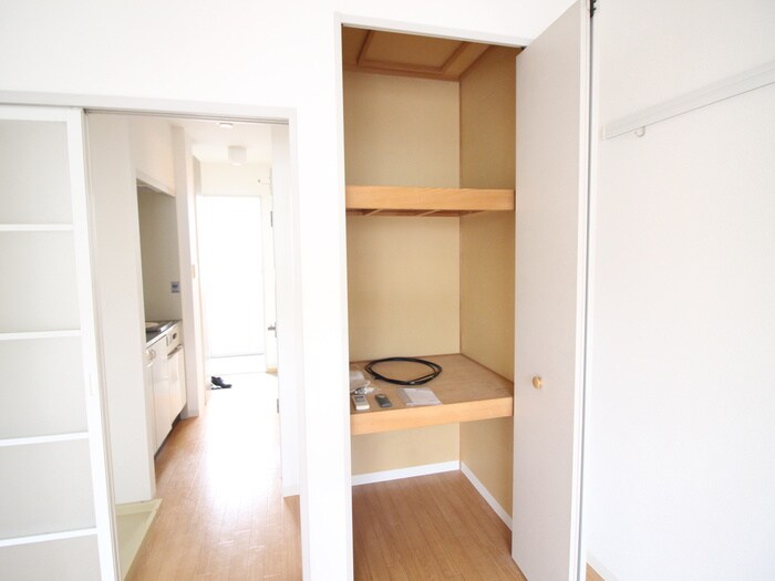 物件内観写真10　(収納)