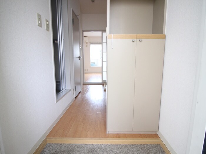 物件内観写真14　(玄関)