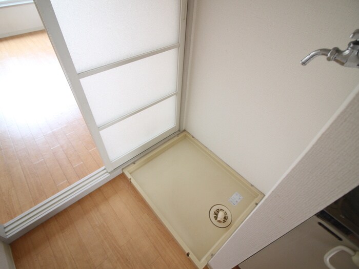 物件内観写真15　(洗濯機置場)