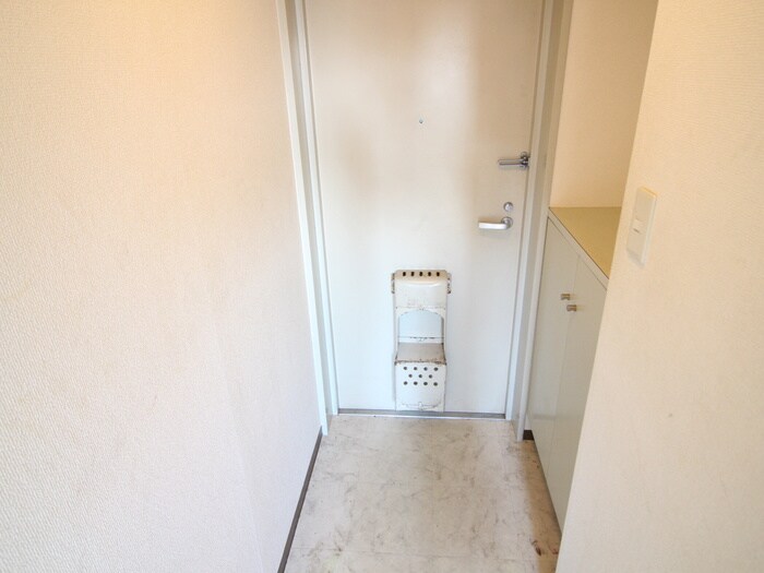 物件内観写真7　(玄関)