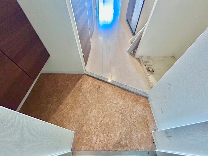 物件内観写真12　(玄関)