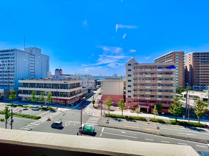 物件内観写真16　(室内からの展望)