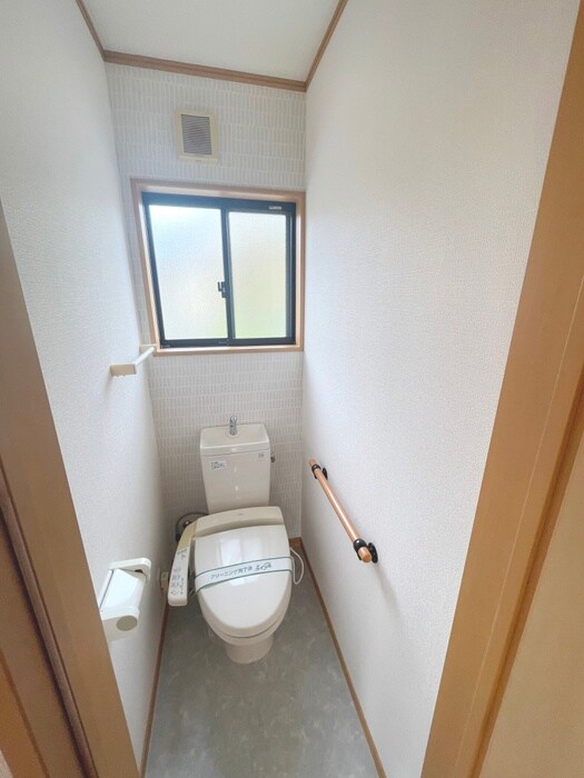 物件内観写真8　(トイレ)