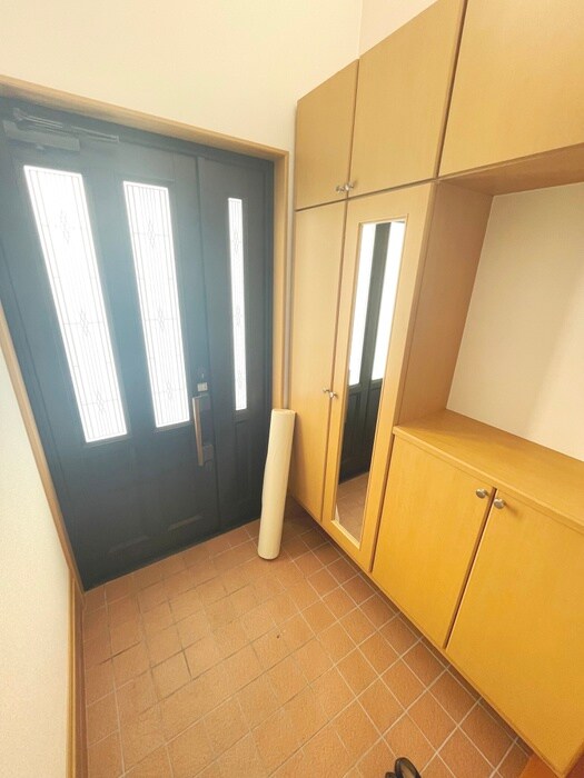 物件内観写真16　(玄関)