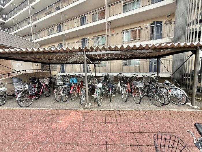 物件外観写真5　(駐輪場)