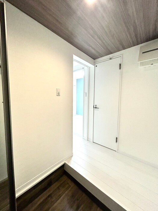 物件内観写真20　(廊下)