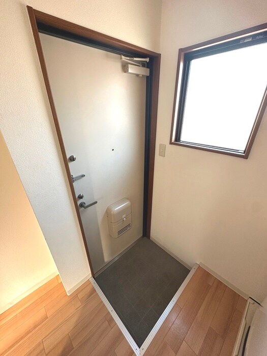 物件内観写真7　(玄関)