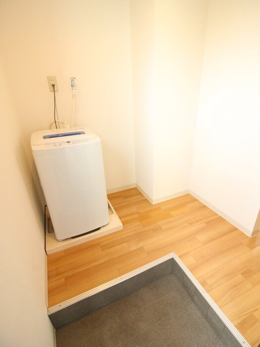 物件内観写真7　(室内からの展望)