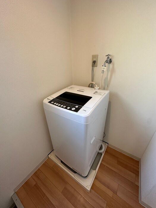 物件内観写真11　(洗濯機置場)