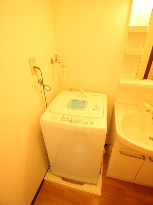 物件内観写真11　(洗濯機置場)