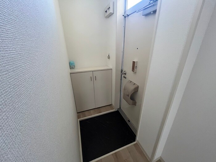 物件内観写真7　(玄関)