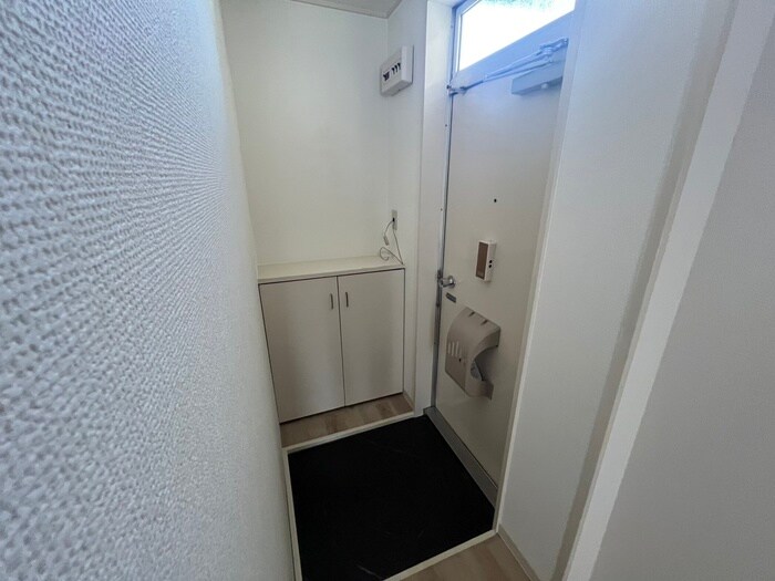 物件内観写真7　(玄関)