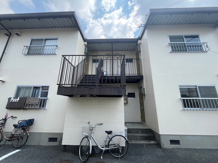 物件外観写真4　(エントランス部分)