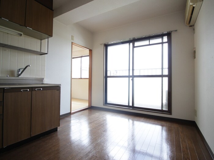 物件内観写真7　(居室)