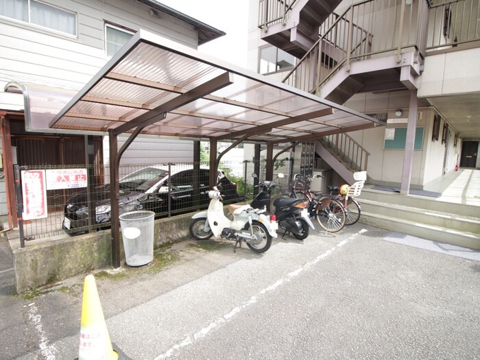 物件外観写真3　(駐輪場)