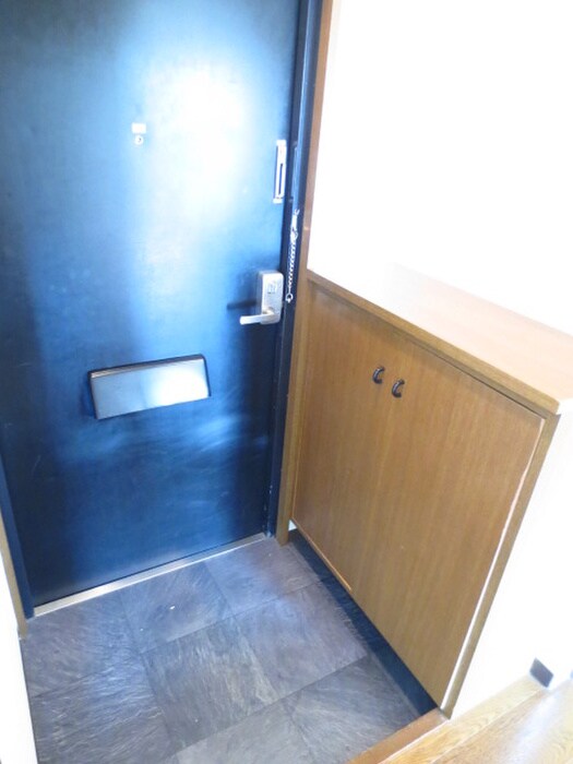 物件内観写真13　(玄関)