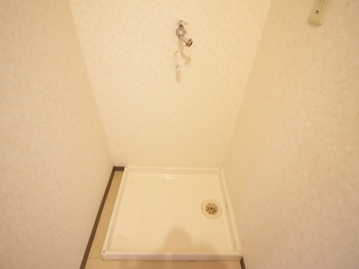 物件内観写真14　(洗濯機置場)