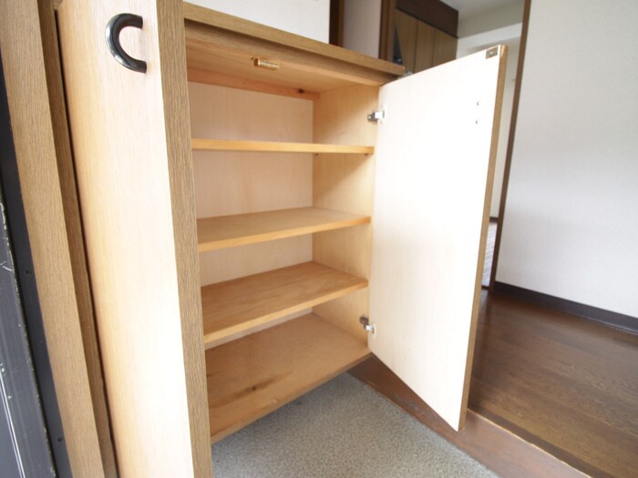 物件内観写真18　(靴箱)