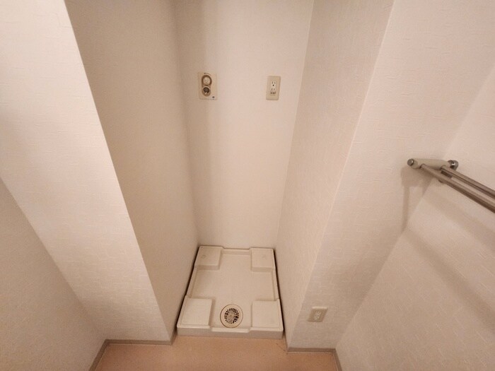 物件内観写真11　(洗濯機置場)