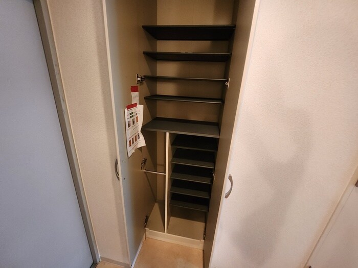 物件内観写真18　(靴箱)