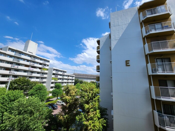 物件内観写真20　(室内からの展望)