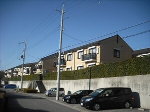 スカイヴィレッジG棟外観写真