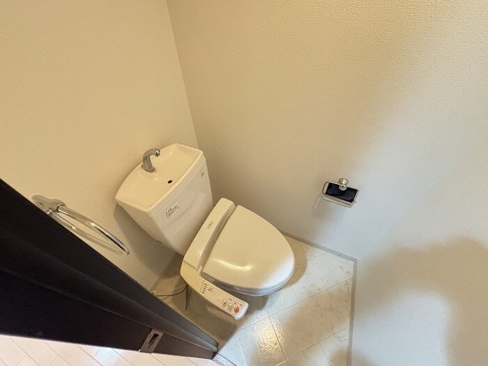 物件内観写真13　(トイレ)