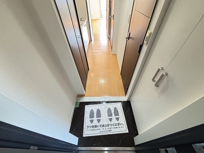 物件内観写真17　(玄関)