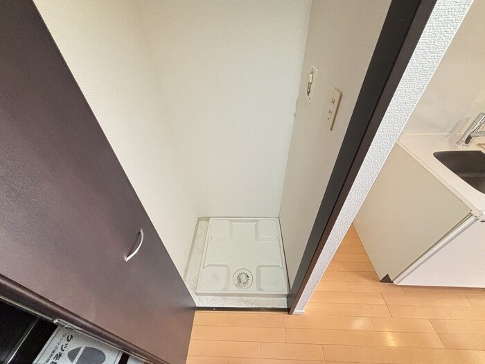 物件内観写真20　(洗濯機置場)