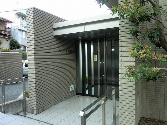 物件外観写真4　(駐車場)