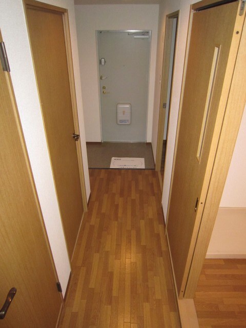 物件内観写真11　(廊下)