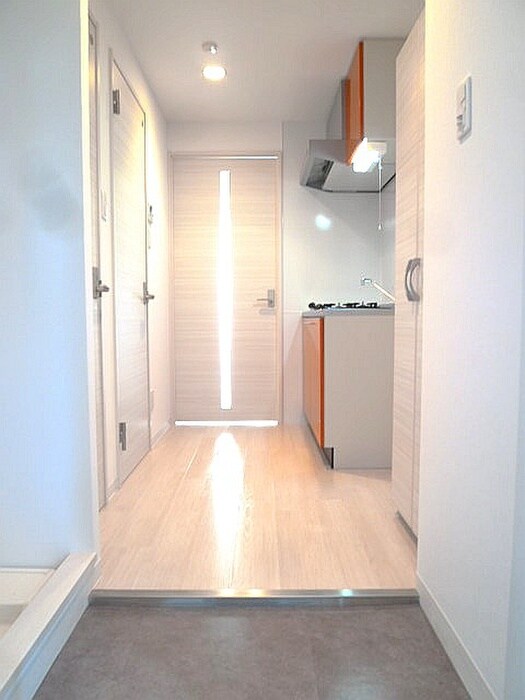 物件内観写真7　(玄関)