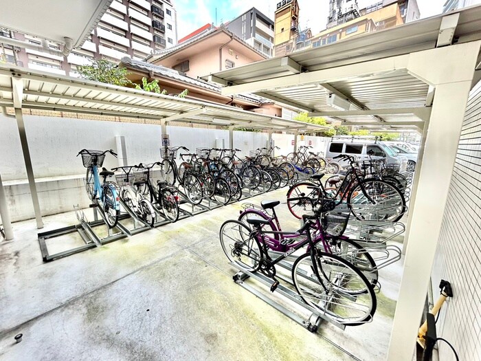 物件外観写真3　(駐輪場)