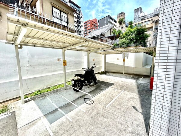バイク置き場