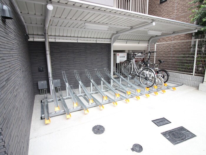 物件外観写真3　(駐輪場)