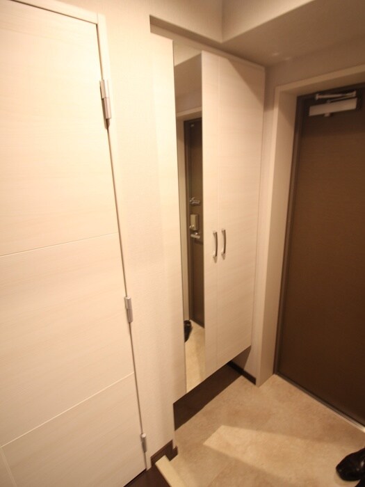 物件内観写真16　(玄関)