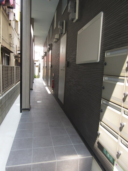 物件外観写真5　(エントランス部分)