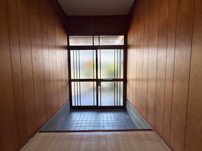 物件内観写真19　(玄関)