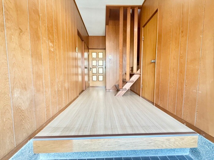 物件内観写真20　(廊下)