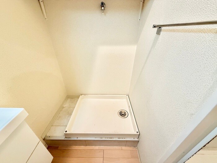 物件内観写真11　(洗濯機置場)