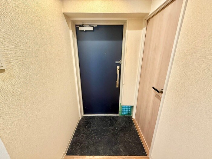 物件内観写真18　(玄関)