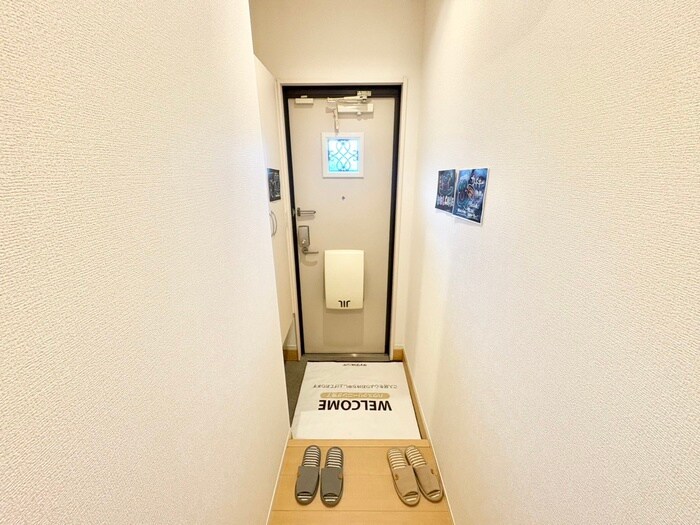 物件内観写真16　(玄関)